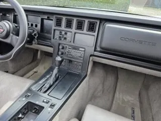 1989 Chevrolet Corvette convertible — photo 15