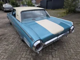 1961 Ford Thunderbird — photo 13