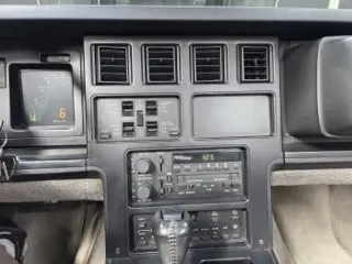 1989 Chevrolet Corvette convertible — photo 13
