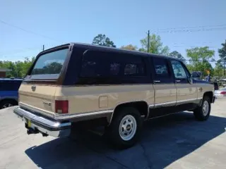1986 Chevrolet Suburban 454 — photo 4