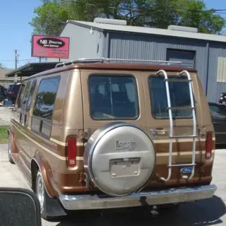 1985 Ford Econoline van — photo 17
