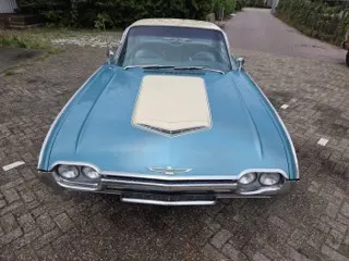 1961 Ford Thunderbird — photo 15