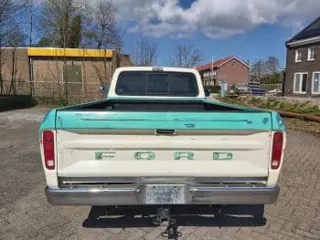1976 Ford F100 racing — photo 17