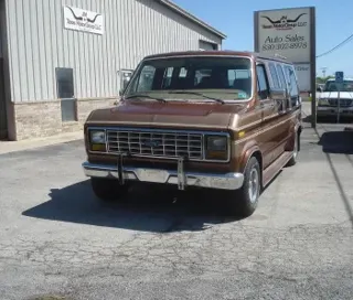 1985 Ford Econoline van — photo 3