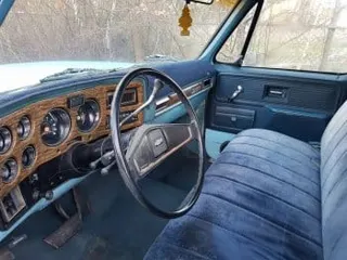 1973 Chevrolet Suburban Cheyenne — photo 12