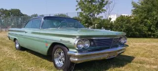 1960 Pontiac Bonnevile hardtop coupe — photo 2