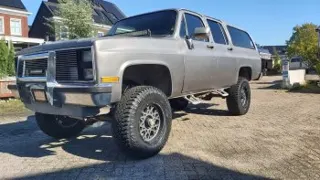 1986 Chevrolet Suburban 4x4 — photo 12