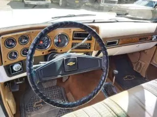 1977 Chevrolet Suburban K10 — photo 13