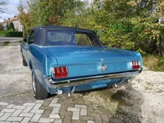 1965 Ford Mustang convertible — photo 2