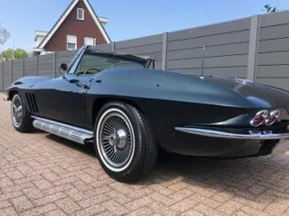 1965 Chevrolet Corvette Convertible — photo 22
