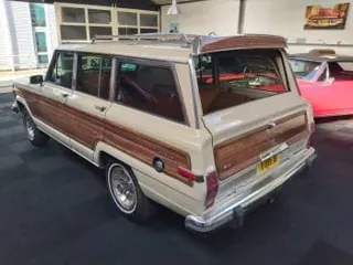 1984 Jeep Grand Wagoneer — photo 38