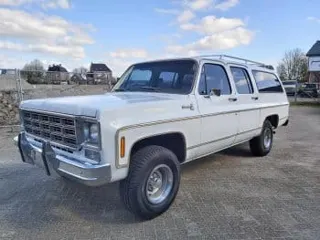 1977 Chevrolet Suburban K10 — photo 27