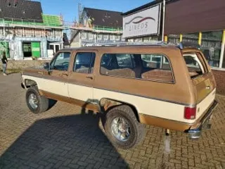 1980 Chevrolet Suburban 4x4 — photo 2