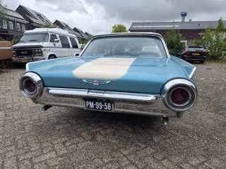 1961 Ford Thunderbird — photo 10