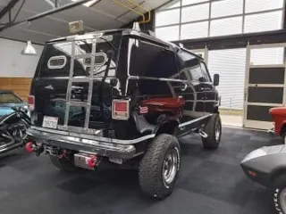 1975 GMC Pathfinder Van — photo 2