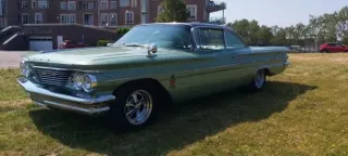 1960 Pontiac Bonnevile hardtop coupe — photo 1