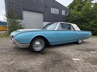 1961 Ford Thunderbird — photo 3
