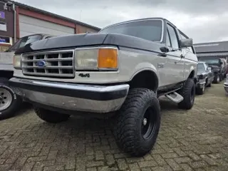 1987 Ford Bronco XLT 4x4 — photo 11