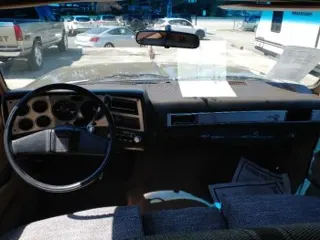 1986 Chevrolet Suburban 454 — photo 8