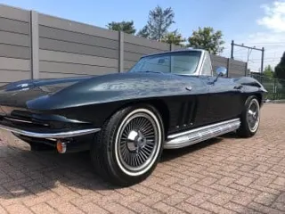 1965 Chevrolet Corvette Convertible — photo 27